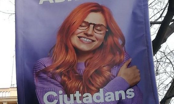 Uno de los polémicos carteles que Ciutadans ha tenido que retirar / REDES SOCIALES