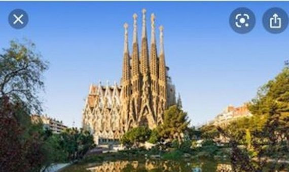 El error garrafal en una foto mal editada de la Sagrada Família / EDREAMS