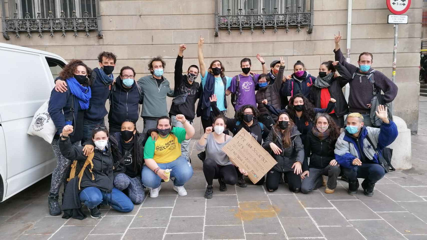 Personas del sector del ocio de la diversitat funcional que se han concentrado en la plaza de Sant Jaume/ASSOCIACIÓ ENCERT-TWITTER
