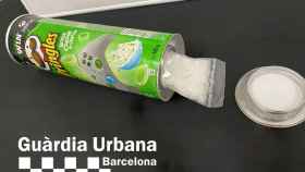 Droga escondida en un bote de Pringles / GUARDIA URBANA
