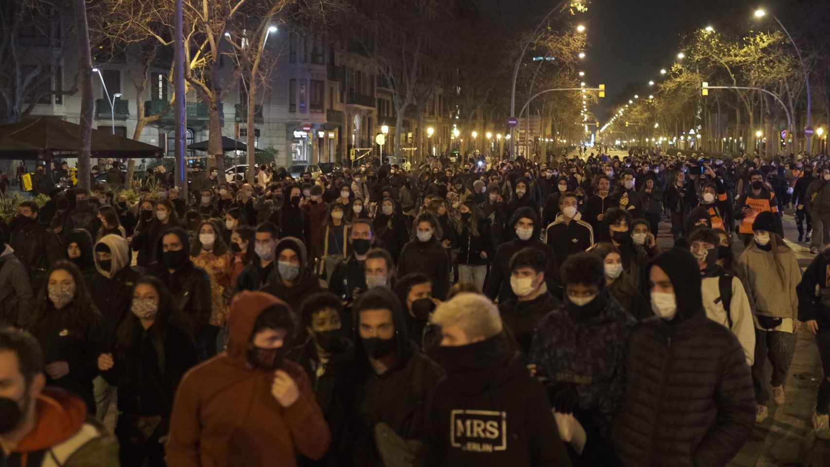 Tercera noche de manifestaciones en Barcelona por la libertad del rapero Pablo Hasel / PABLO MIRANZO- MA