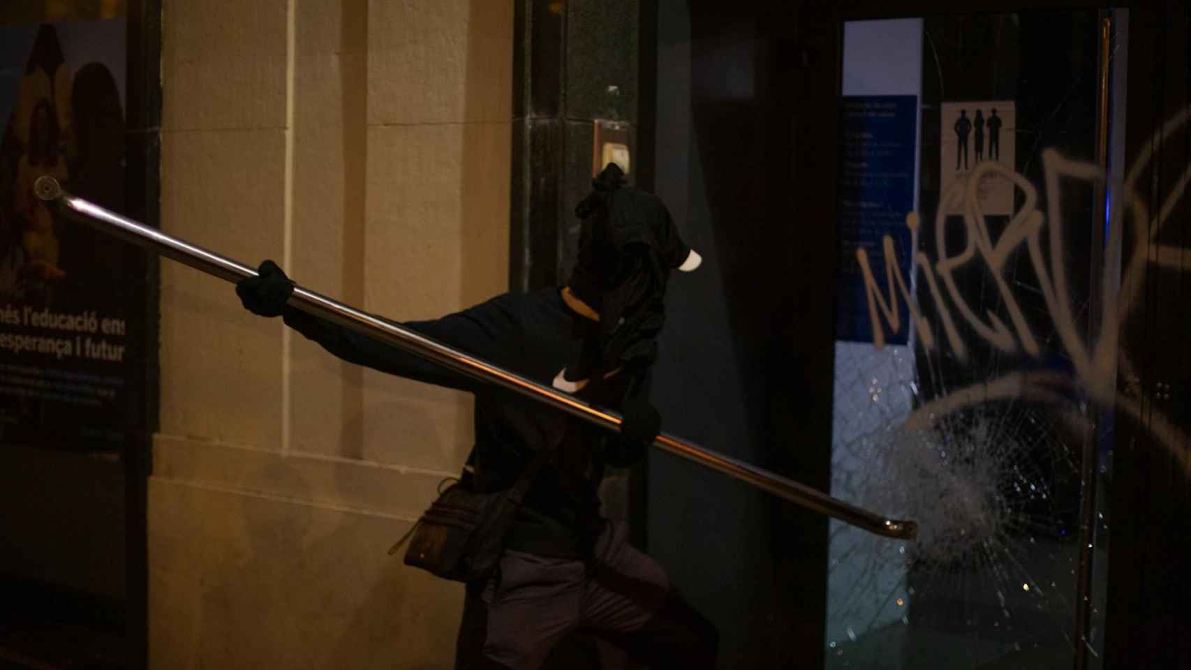 Un joven trata de asaltar la oficina de un banco tras la manifestación / EP