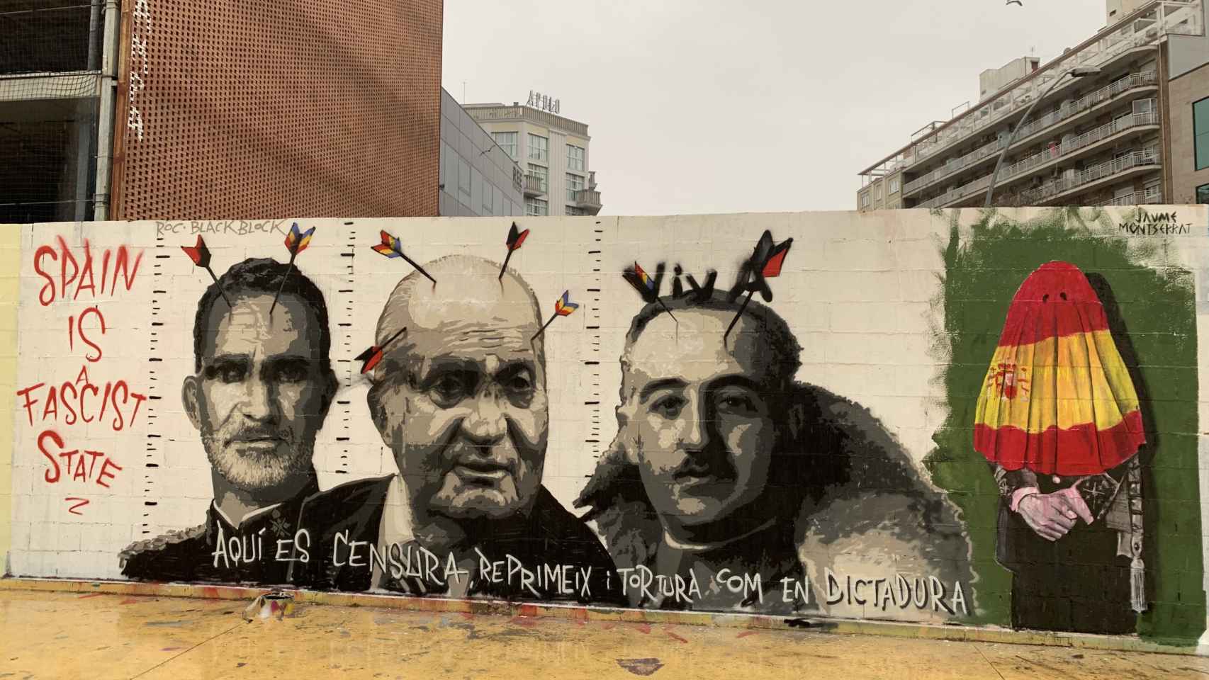 Mural de Roc Blackblock vandalizado con un viva a Franco / V.M.