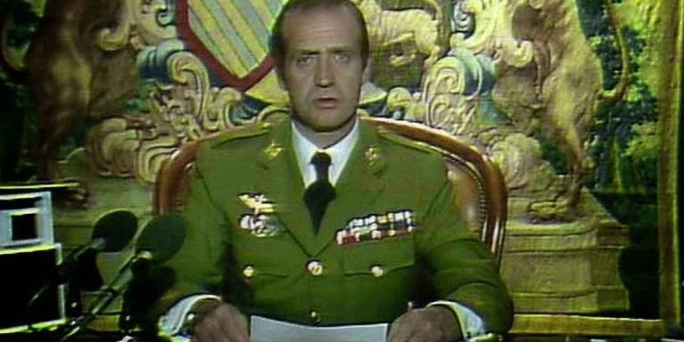 El Rey Juan Carlos I durante su discurso el 23F / TVE