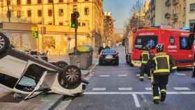 Un accidente de tráfico en una calle de Barcelona / ARCHIVO