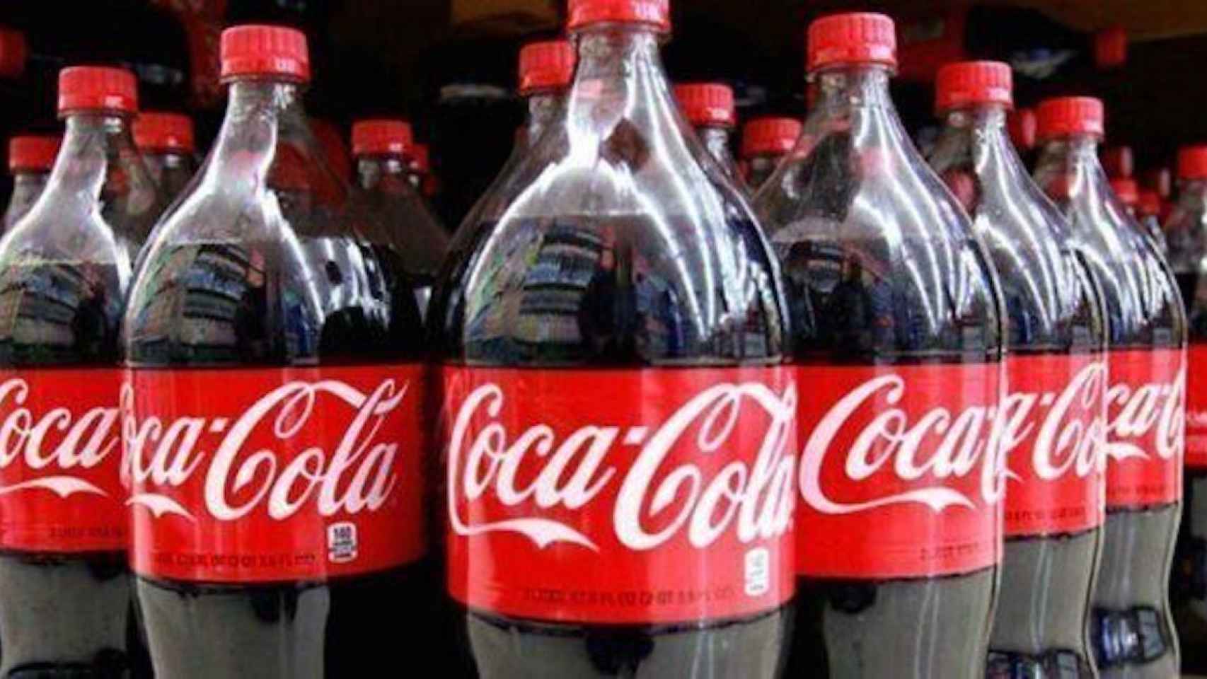 Botellas de Coca-Cola en un supermercado / EFE