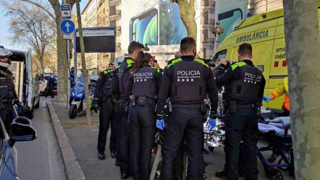 Una mujer da a luz en plena calle del Eixample