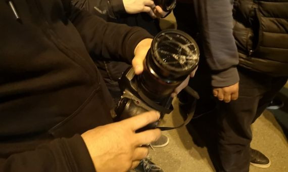 Rompen la cámara de un periodista en la manifestación en El Raval / METRÓPOLI ABIERTA