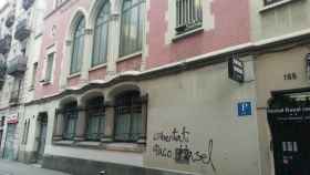 Pintada 'Paco Hasel Llibertat' en una pared del Raval / TWITTER