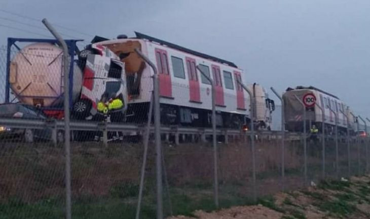 Convoy de Transports Metropolitans de Barcelona (TMB) tras el accidente / SINDICATOS