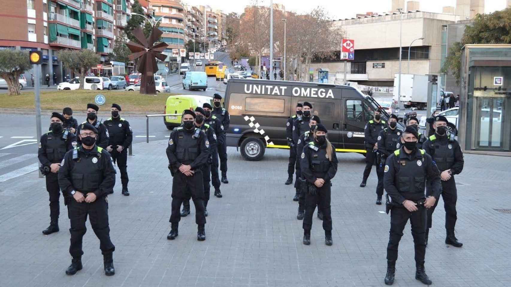 La Unidad Omega de Badalona, que ha frustrado una okupación y ha detenido a los delincuentes / TWITTER - @Albiol_XG