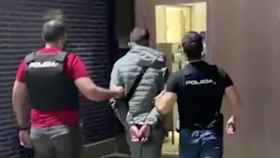Imágenes de la detención del peligroso asesino en Barcelona / POLICÍA NACIONAL
