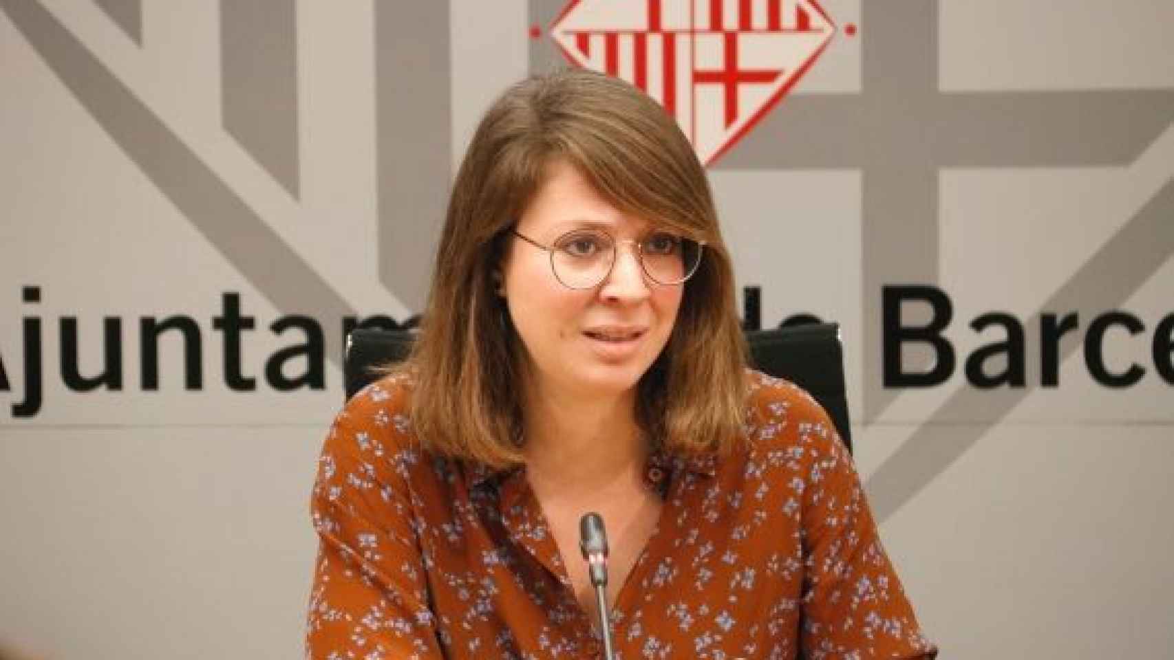 Janet Sanz en una rueda de prensa del Ayuntamiento de Barcelona