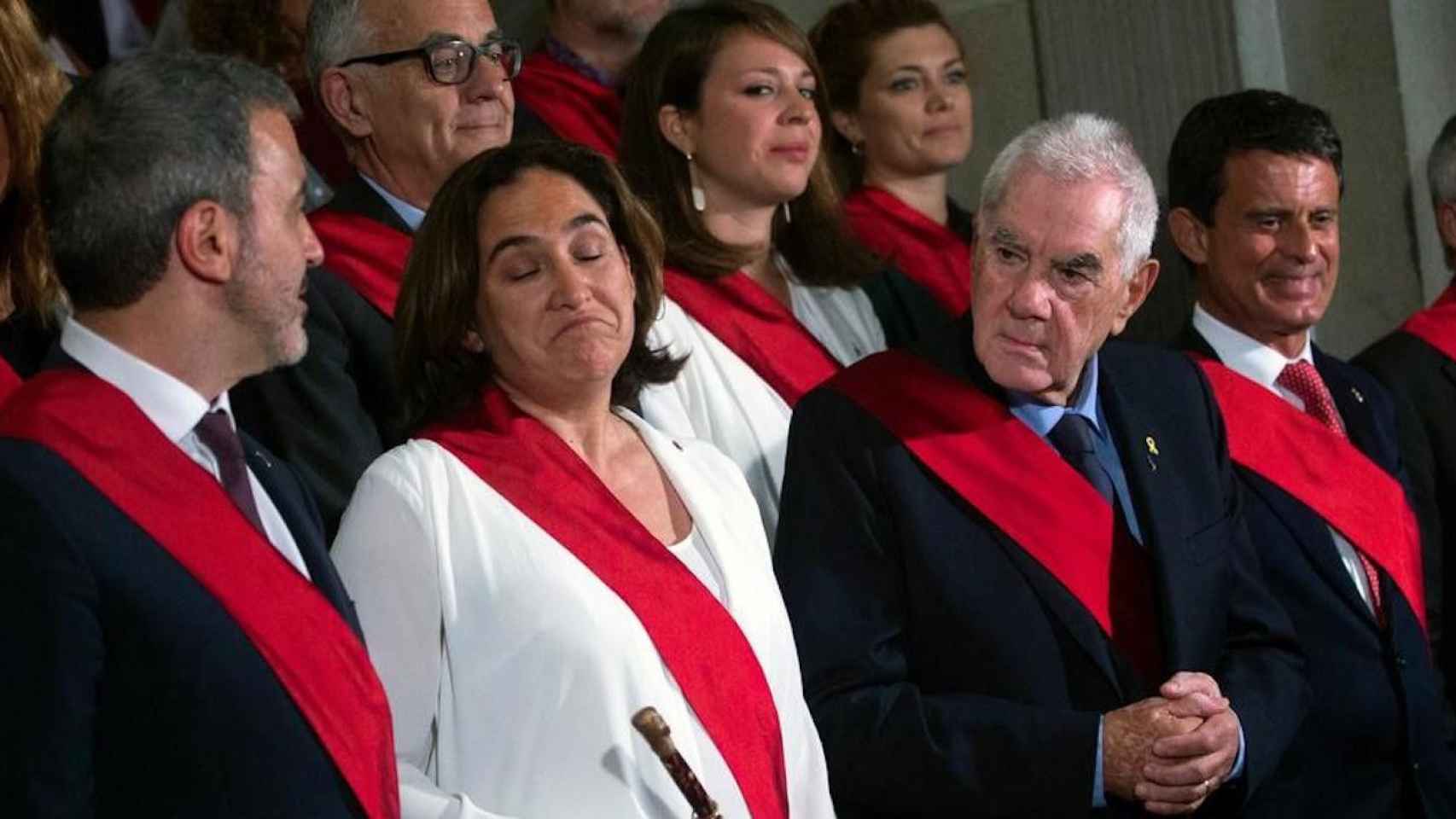 Ernest Maragall y Manuel Valls, con Ada Colau y Jaume Collboni / AGENCIAS