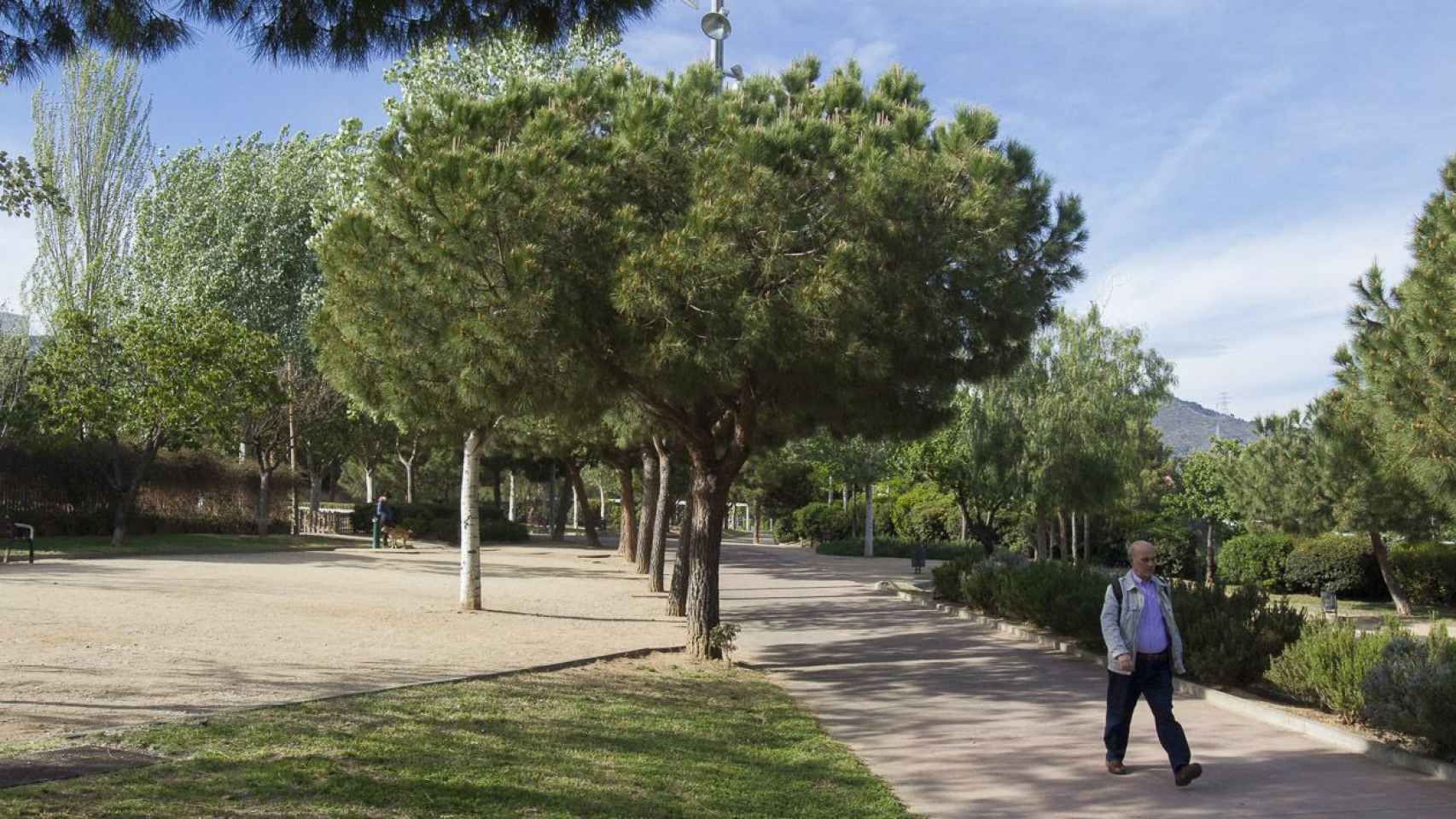 Los jardines de Rosa Luxemburg, muy cerca de donde se produjo el ataque / AYUNTAMIENTO DE BARCELONA