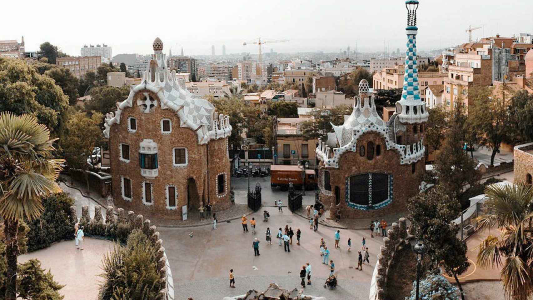 Exterior del Park Güell, diseñado por el arquitecto Antoni Gaudí / ARCHIVO