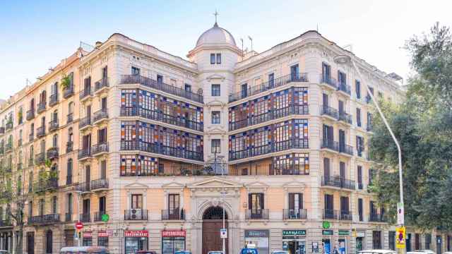 Panorámica de la casa Doménec Coll, en la esquina entre Diputació y Bruc / INMA SANTOS