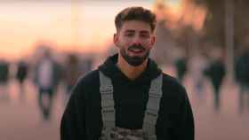 Isaac Torres, el lobo de 'La Isla de las Tentaciones 3' en el videoclip de su canción 'Llegó papá' / YOUTUBE
