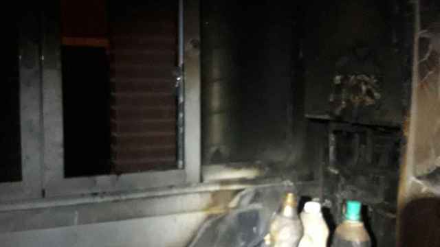 Así ha quedado la cocina incendiada en Horta-Guinardó esta pasada maddrugada / TWITTER- BOMBERS BCN