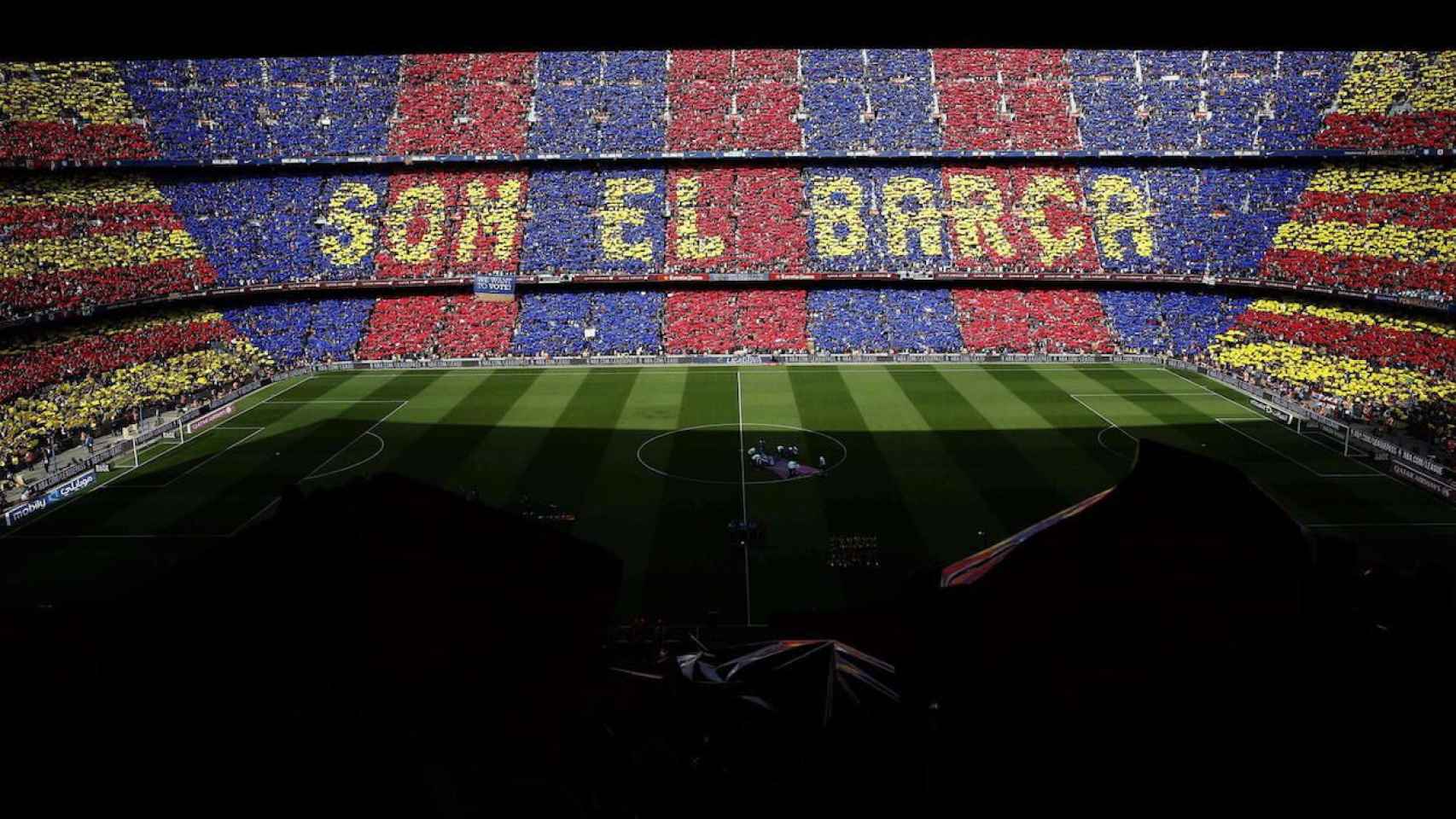 Camp Nou lleno en una imagen de archivo / EFE