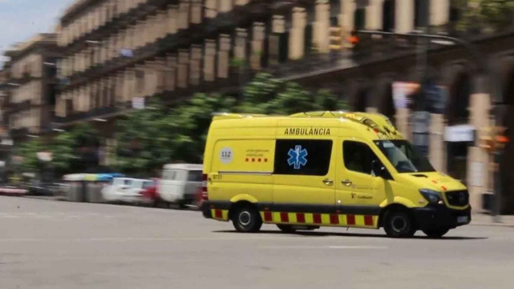 Una ambulancia en Barcelona, en una imagen de archivo