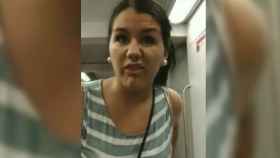 Imagen de la agresora de dos chicas lesbianas en la L2 del Metro de Barcelona / REDES SOCIALES