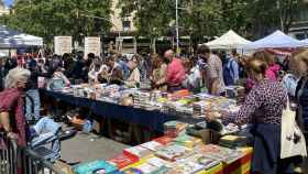 Paradas de libros de Sant Jordi en el centro de Barcelona en la última edición / METRÓPOLI