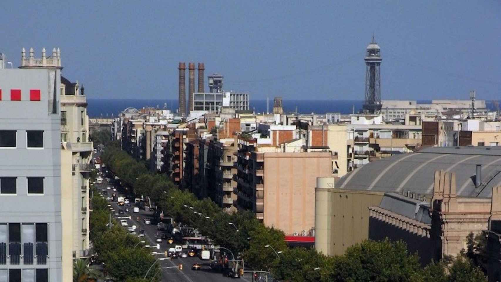 Vista aérea de la avenida del Paral·lel, donde de instalarán varias cámaras / AYUNTAMIENTO DE BARCELONA