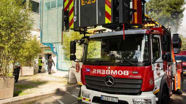 Los bomberos han apagado el incendio de Ciutat Vella de este jueves / TWITTER BOMBERS