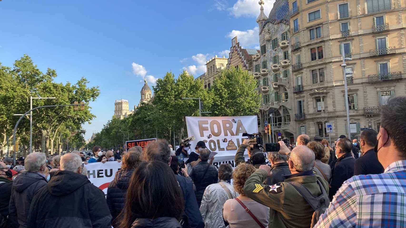 Manifestación contra Colau en Barcelona / @CULTURACOLORS