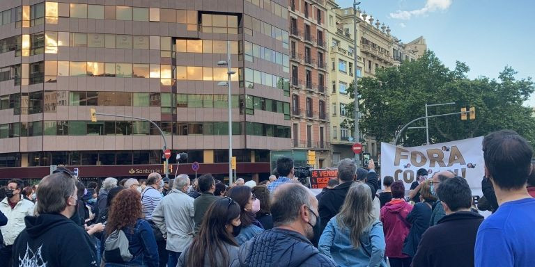 Protesta contra Colau en Barcelona / @CULTURACOLORS 2
