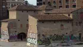 La Torre del Fang, en la Sagrera, una masía medieval abandonada / METRÓPOLI - JORDI SUBIRANA