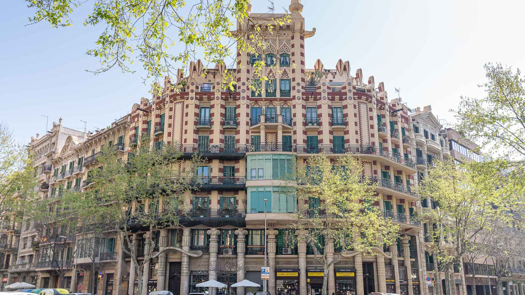 Casa Ferran Guardiola, en la calle Muntaner con Consell de Cent, en El Eixample / INMA SANTOS