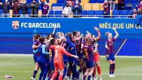 Las jugadoras del Barça celebran la consecución de la Liga / FC BARCELONA