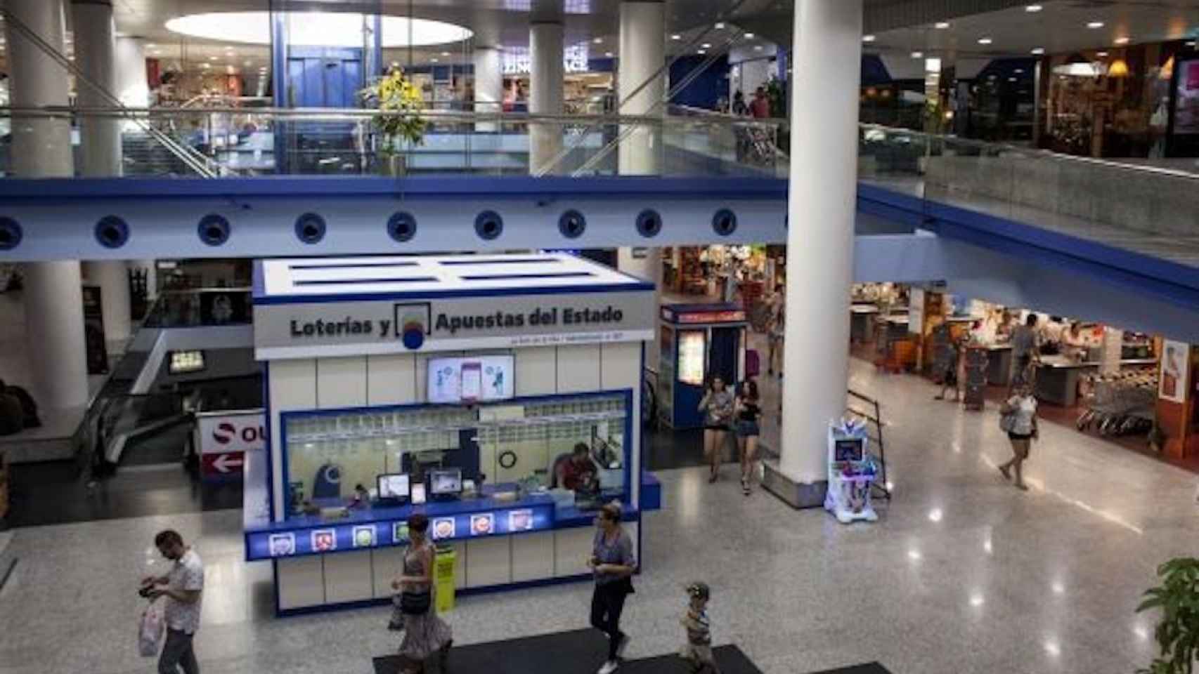 El centro comercial del Centre de la Vila / METRÓPOLI - HUGO FERNÁNDEZ