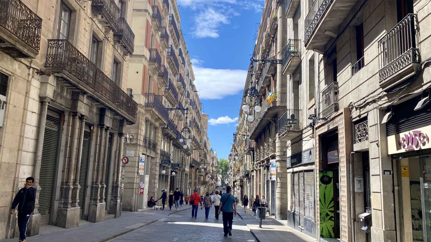 La calle Ferran durante los primeros meses de la pandemia / METRÓPOLI