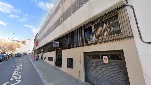 La comisaría de la Policía Nacional en Terrassa, donde ejercía el condenado / GOOGLE STREET VIEW