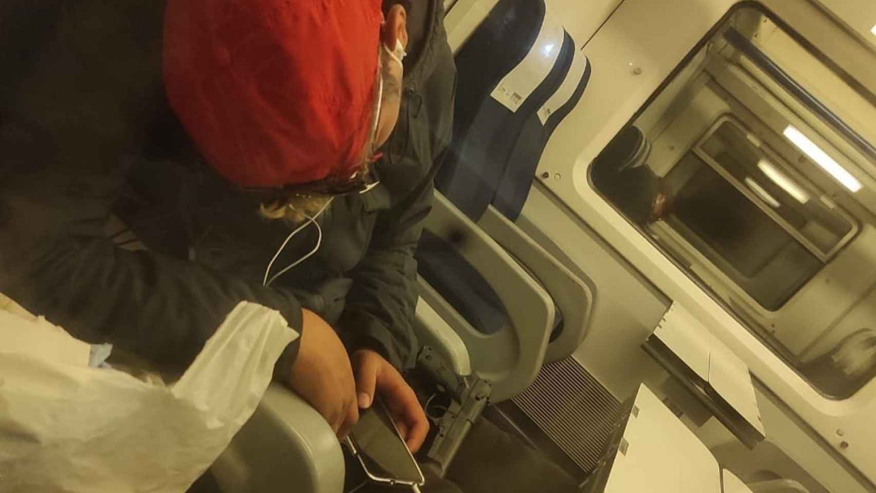 El hombre dormía, en el interior de un tren, junto a un arma de juguete / CEDIDA