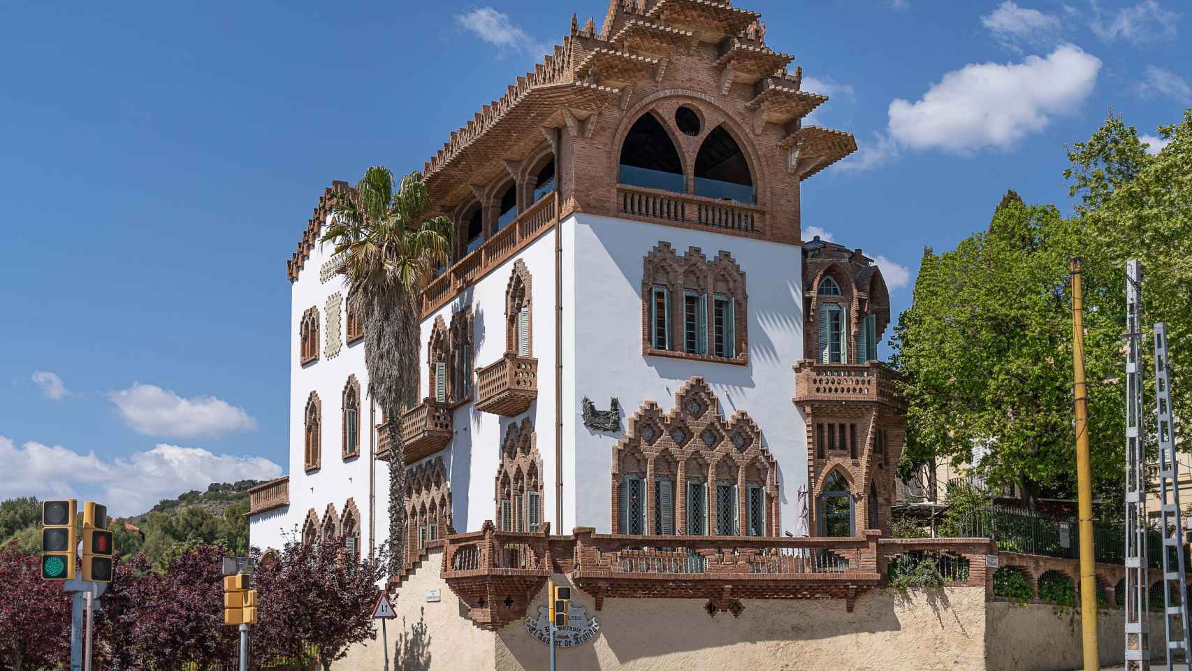 La Casa Roviralta, más conocida como 'El fraile blanco', en la Avenida Tibidabo