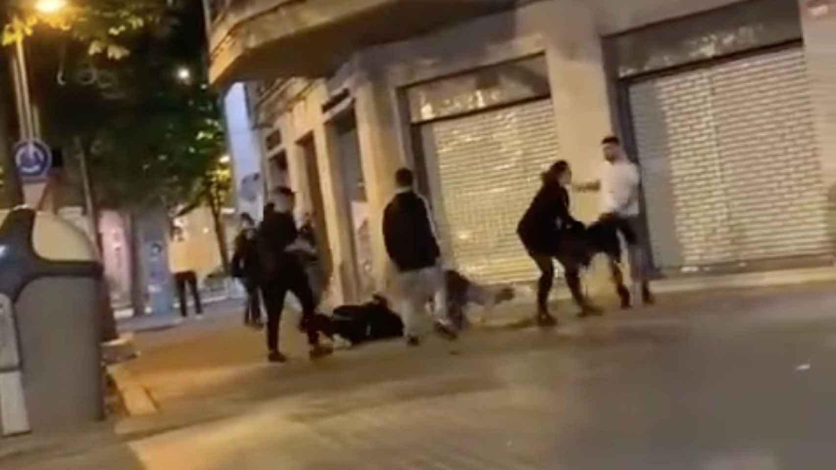 Pelea entre jóvenes en Barcelona / BCN LEGENDS