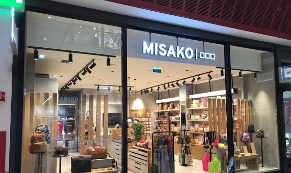 Exterior de una nueva tienda de Misako / CEDIDA