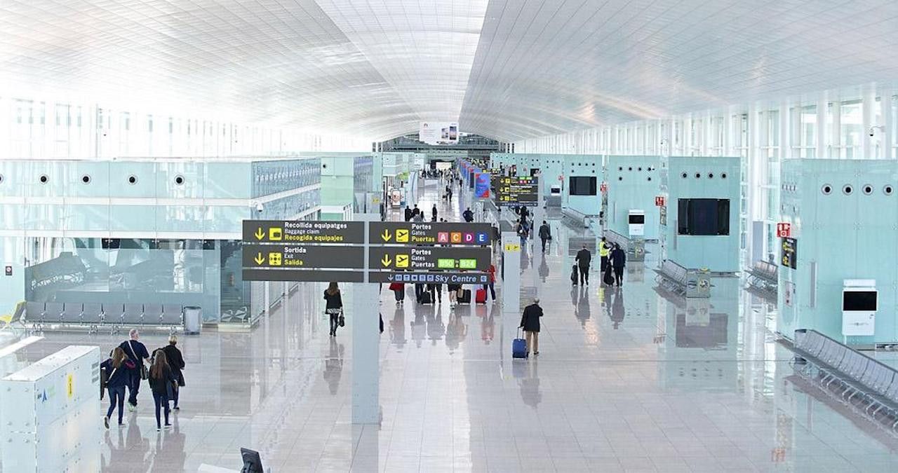 La terminal T1 del aeropuerto de Barcelona-El Prat / WIKIMEDIA