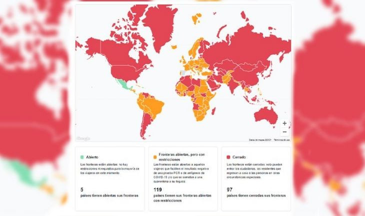 Mapa mundial sobre las restricciones a viajeros por el coronavirus / KAYAK