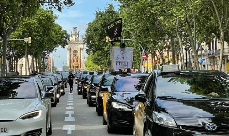 El sector del taxi se manifiesta en Barcelona / DAVID GORMAN