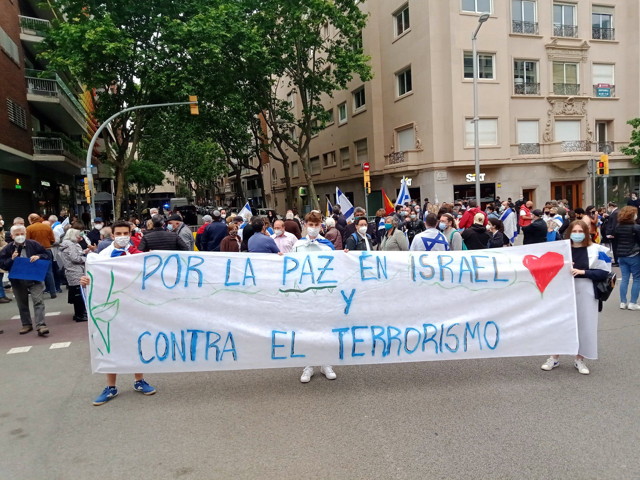 Partidarios de Israel en la calle de Pau Casals / TWITTER