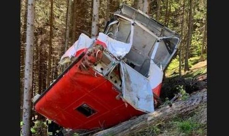 La caída de una cabina de teleférico se ha producido en Stresa, estación balnearia del lago Mayor, en el norte de Italia