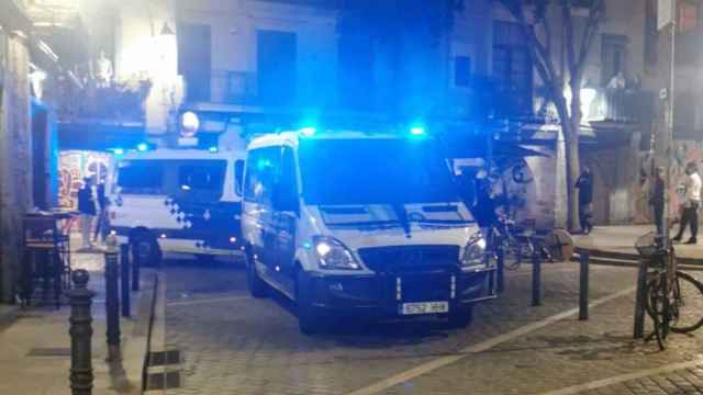 Guardia Urbana tras la pelea en el Born, en Barcelona / MA