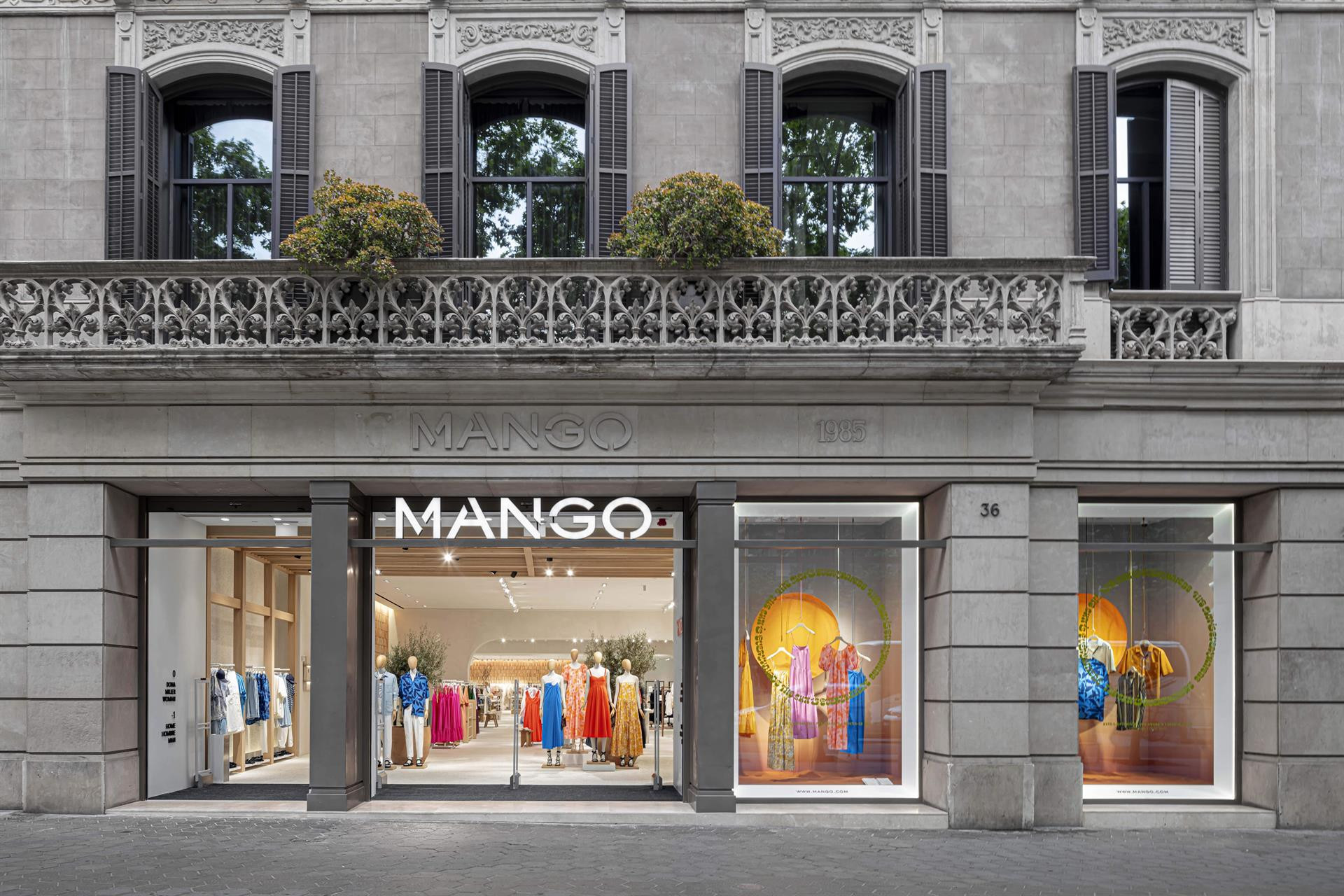 Mango renueva su tienda del paseo de Gràcia de Barcelona / MANGO