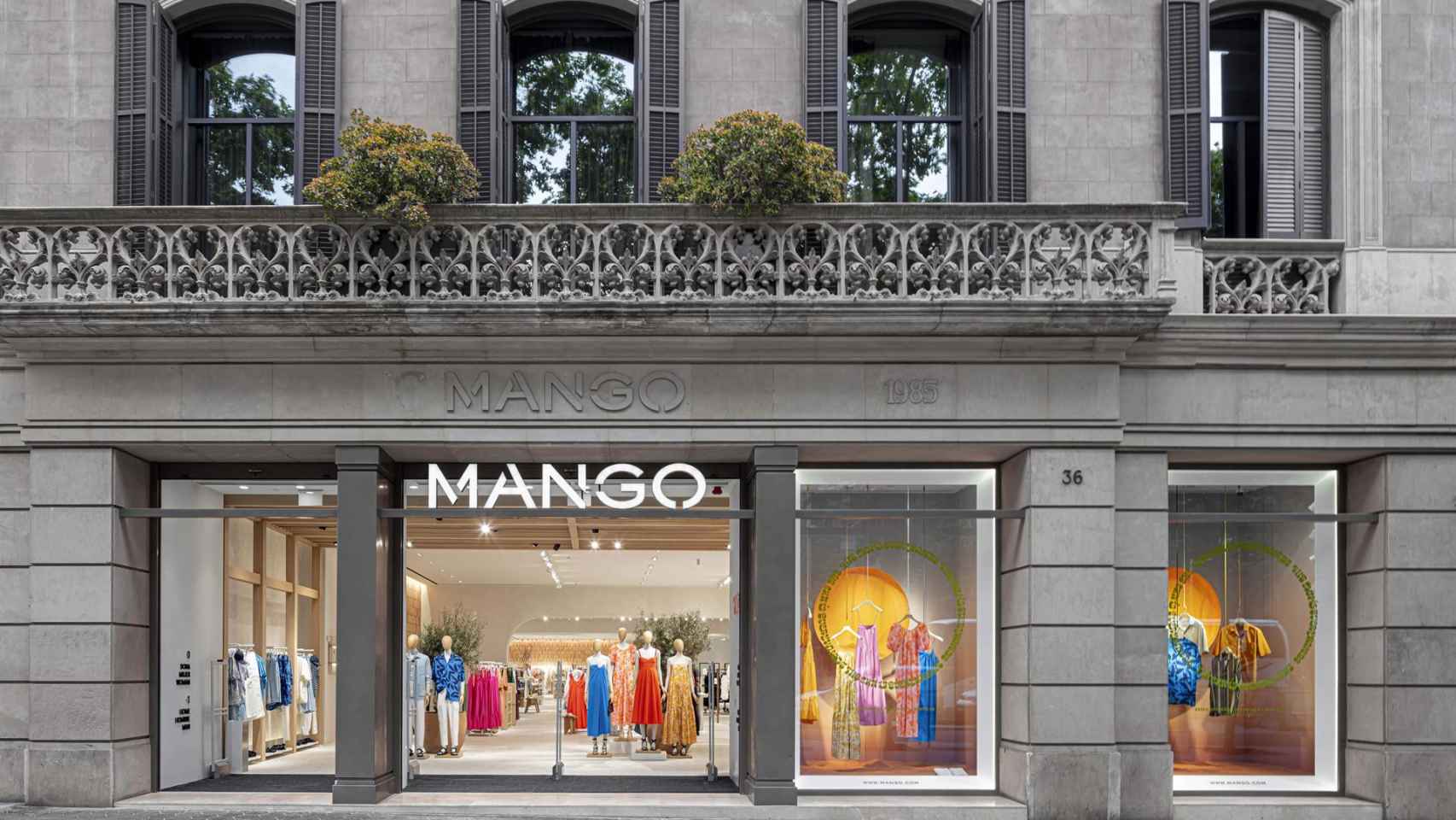 Mango renueva su tienda del paseo de Gràcia de Barcelona / MANGO