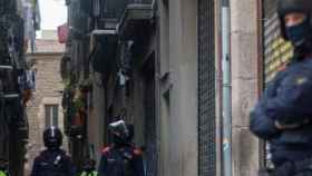 Operación policial contra narcopisos okupas en Barcelona / EFE